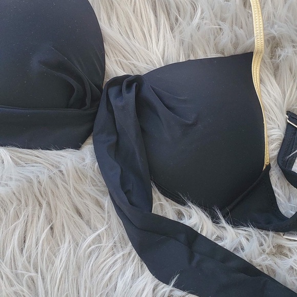 Black & Gold X style bikini - Picture 6 of 7